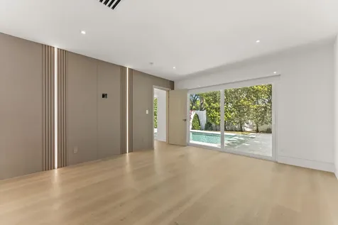 221 Pelican Way Delray Beach FL 33483