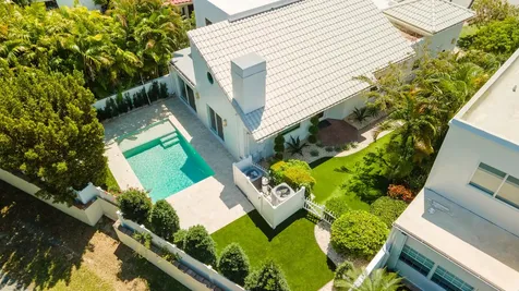 221 Pelican Way Delray Beach FL 33483