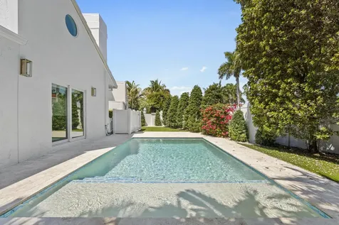 221 Pelican Way Delray Beach FL 33483