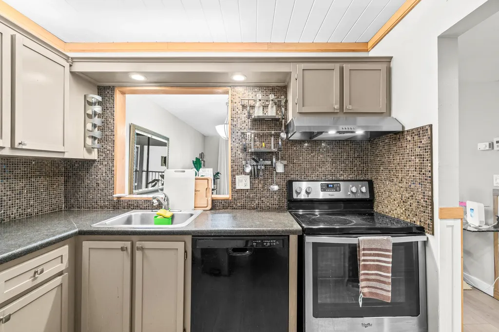 5370 Las Verdes Circle Delray Beach FL 33484
