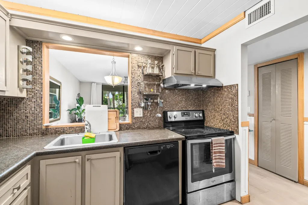 5370 Las Verdes Circle Delray Beach FL 33484