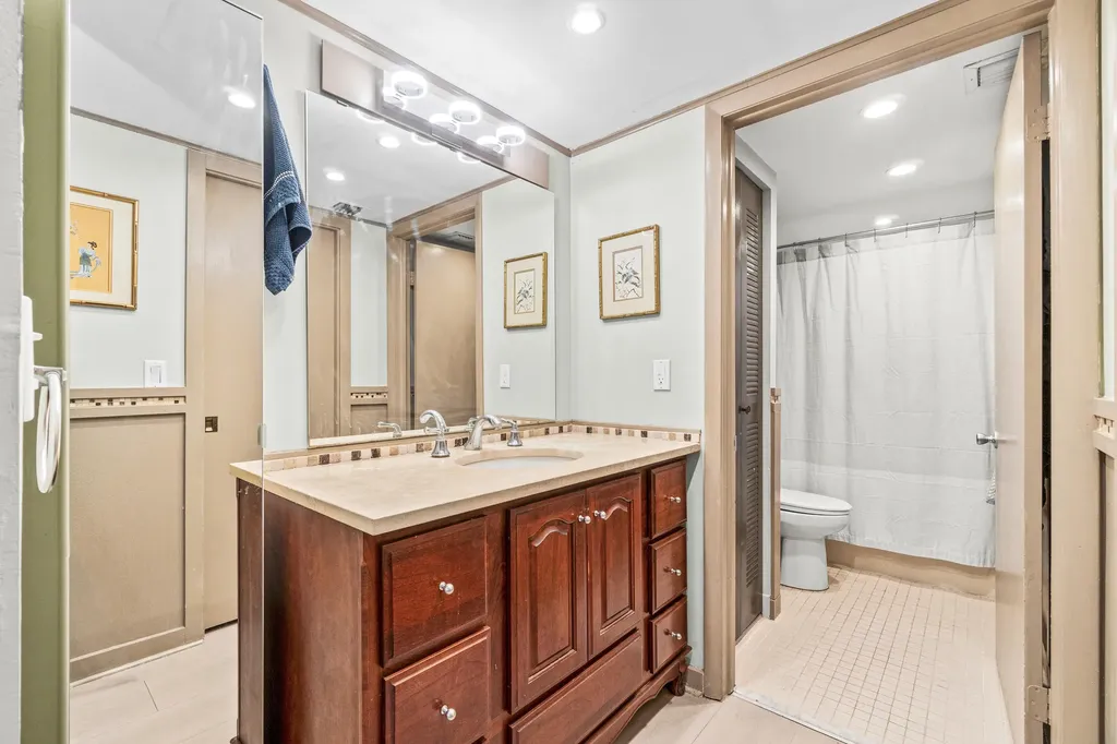 5370 Las Verdes Circle Delray Beach FL 33484