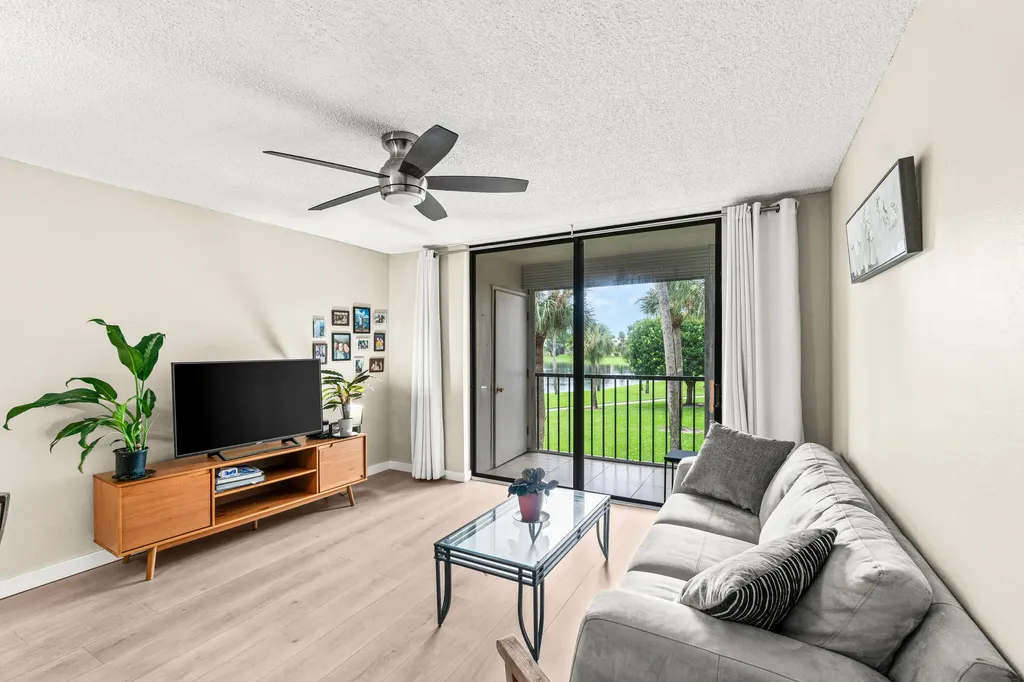 5370 Las Verdes Circle Delray Beach FL 33484