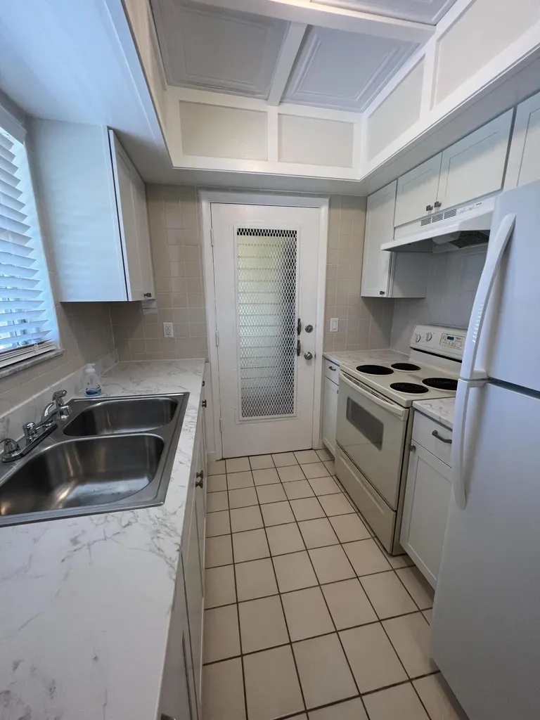 1050 E Sample Road Pompano Beach FL 33064