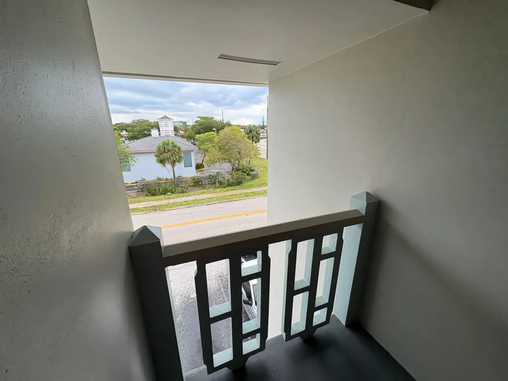 1050 E Sample Road Pompano Beach FL 33064