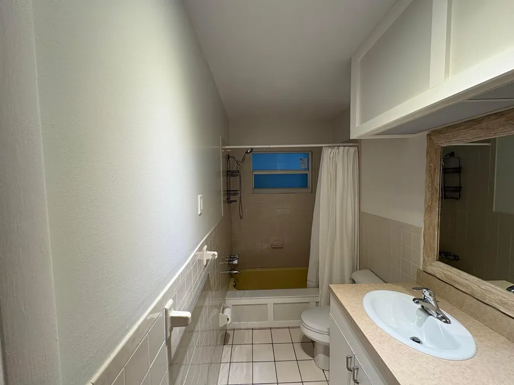 1050 E Sample Road Pompano Beach FL 33064