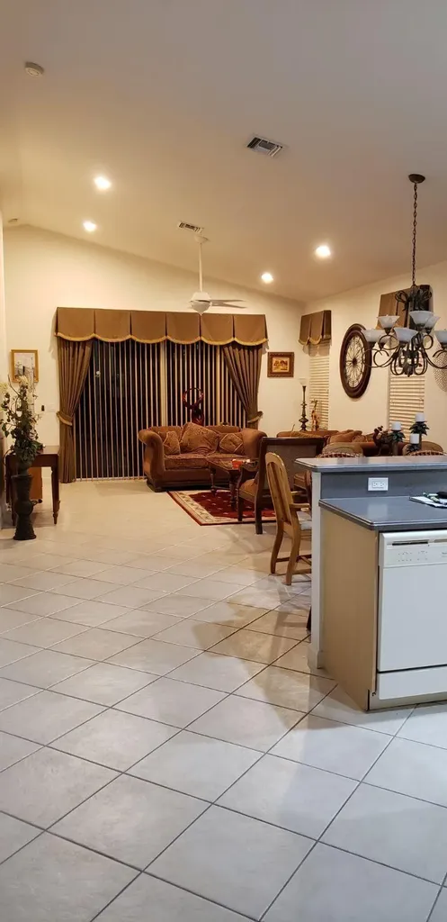 6037 Rossmoor Lakes Court Boynton Beach FL 33437