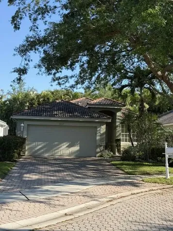 6037 Rossmoor Lakes Court Boynton Beach FL 33437