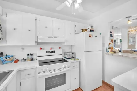 450 SE 7th Street Dania Beach FL 33004