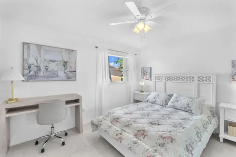 450 SE 7th Street Dania Beach FL 33004