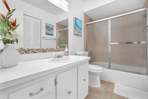 450 SE 7th Street Dania Beach FL 33004