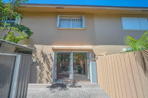 450 SE 7th Street Dania Beach FL 33004