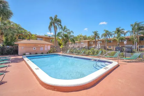 450 SE 7th Street Dania Beach FL 33004