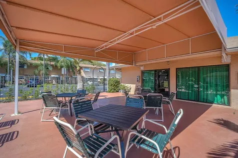 450 SE 7th Street Dania Beach FL 33004