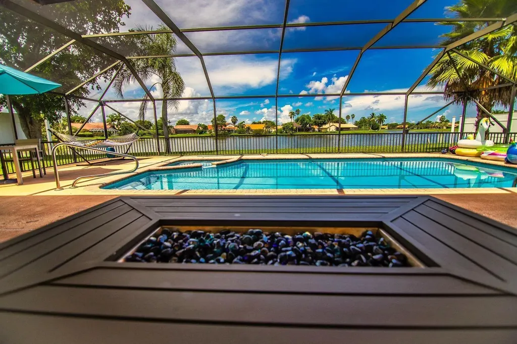 20725 Waters Edge Court Boca Raton FL 33498