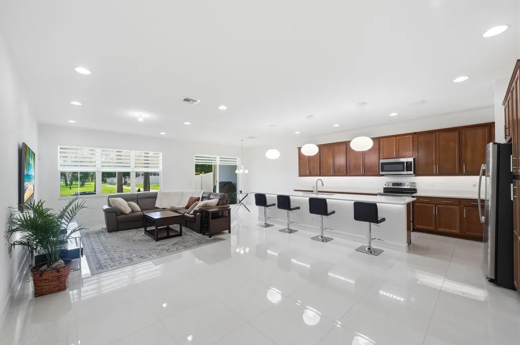 54 Palm Lane Royal Palm Beach FL 33411