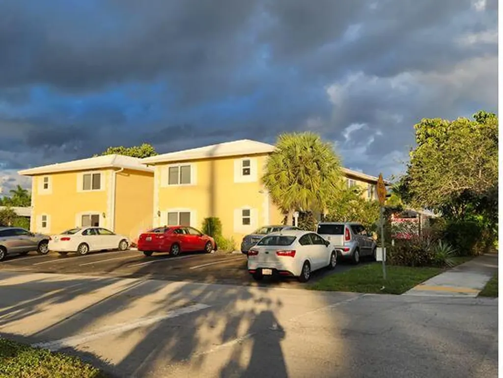 1420 SE 4th Avenue Pompano Beach FL