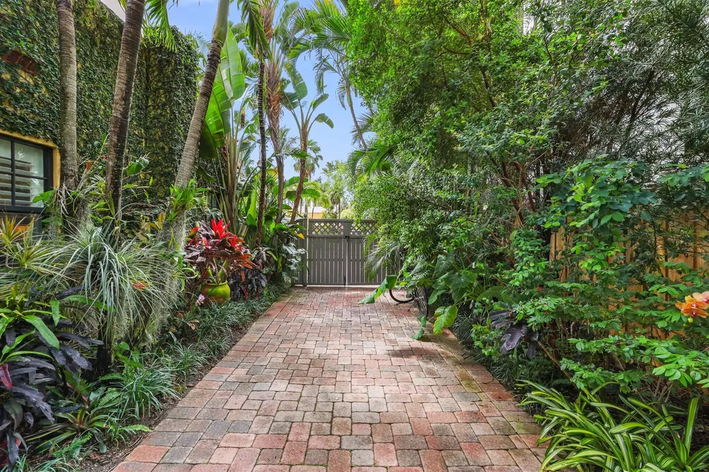 605 Sunset Road West Palm Beach FL 33401