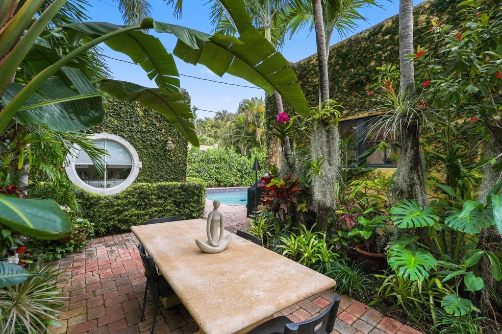 605 Sunset Road West Palm Beach FL 33401