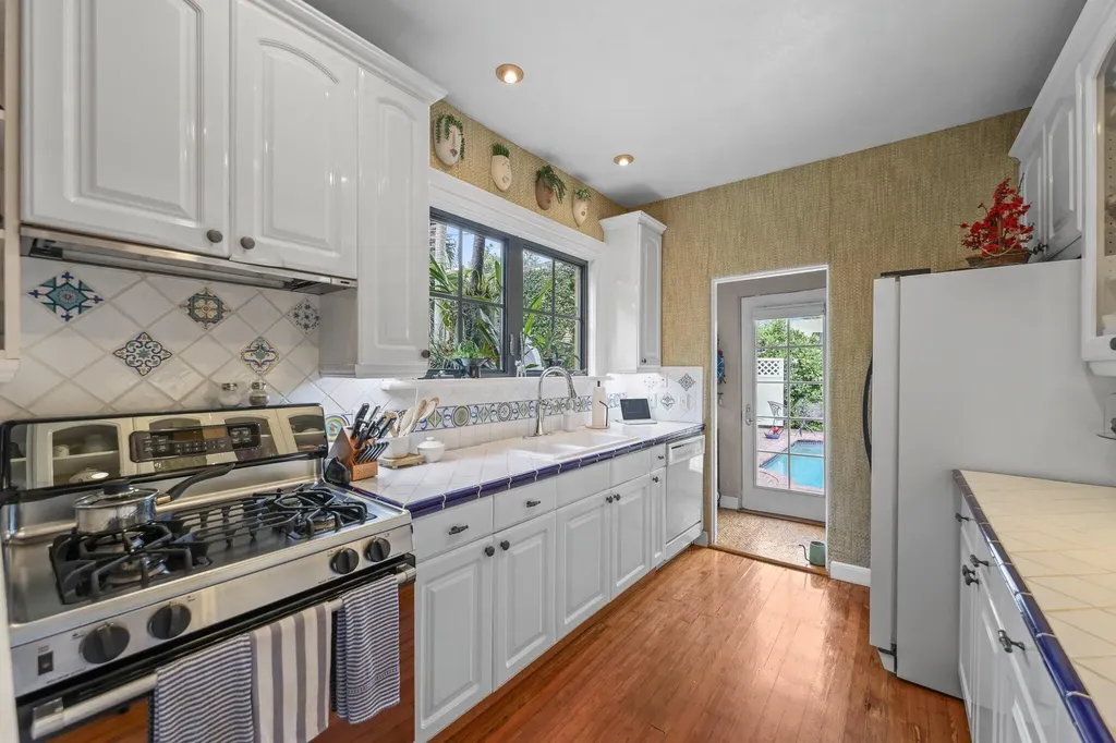 605 Sunset Road West Palm Beach FL 33401