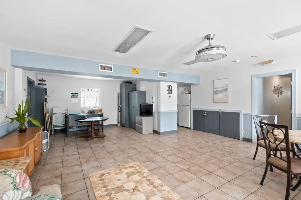 1520 Mckinley Street Hollywood FL 33020