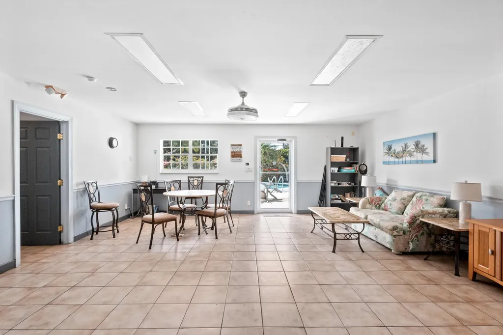 1520 Mckinley Street Hollywood FL 33020