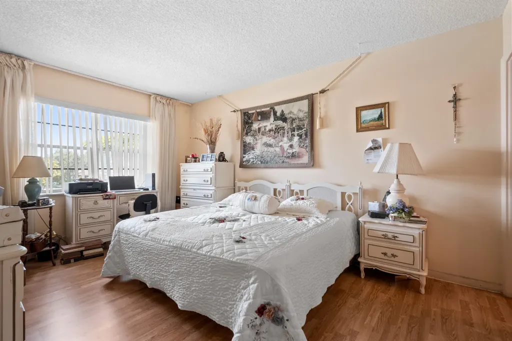 1520 Mckinley Street Hollywood FL 33020