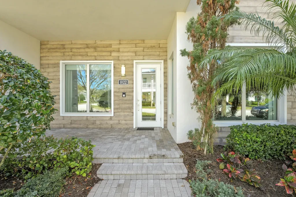 1022 Faulkner Terrace Palm Beach Gardens FL 33418