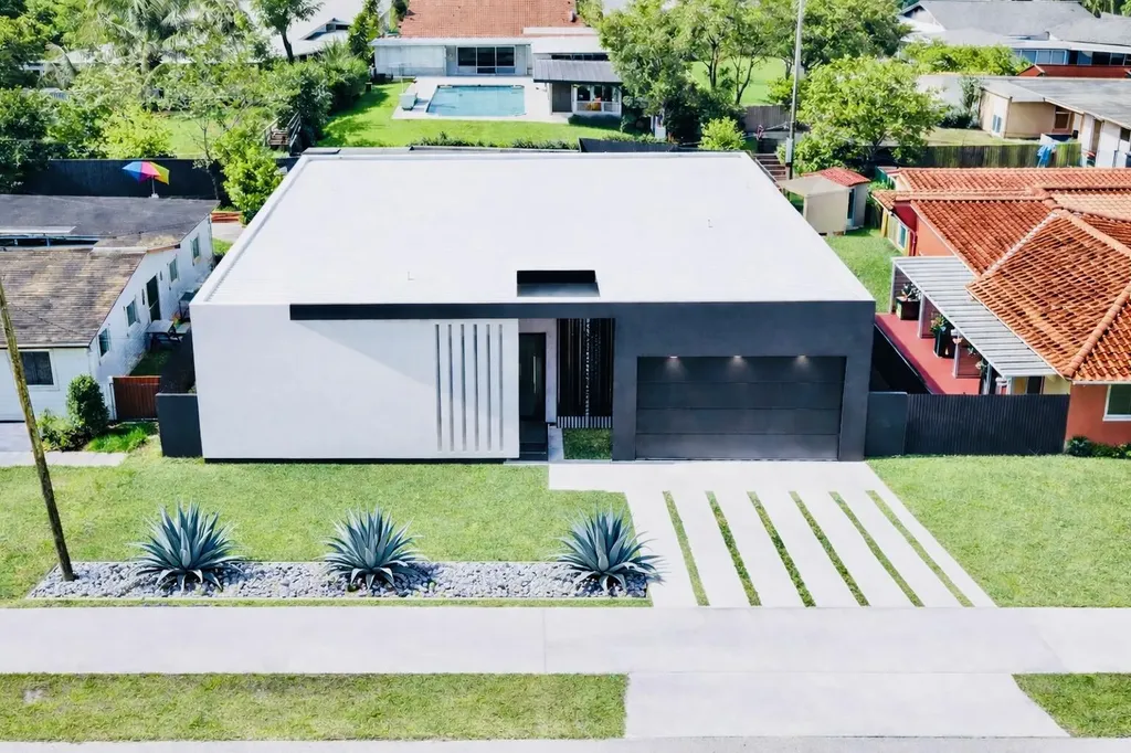 8966 SW 40th Terrace Miami FL 33165