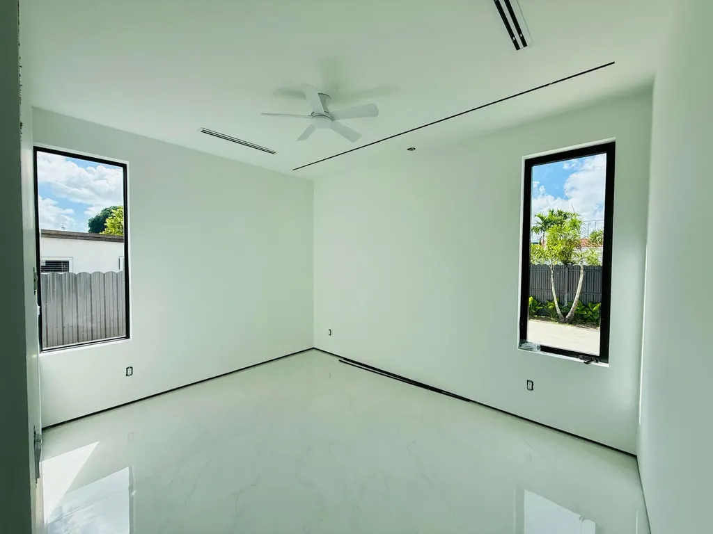 8966 SW 40th Terrace Miami FL 33165