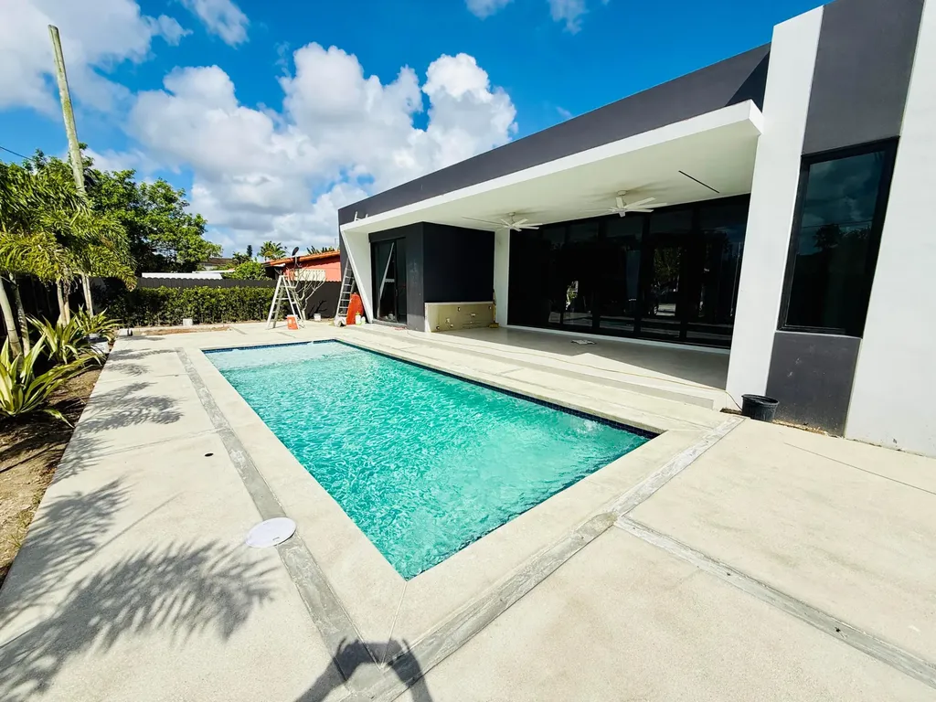 8966 SW 40th Terrace Miami FL 33165