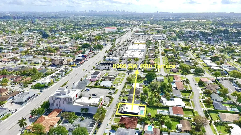 8966 SW 40th Terrace Miami FL 33165