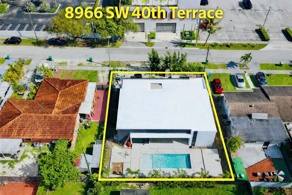 8966 SW 40th Terrace Miami FL 33165