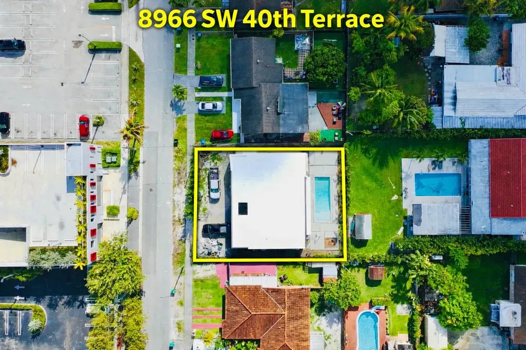 8966 SW 40th Terrace Miami FL 33165