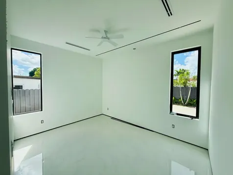 8966 SW 40th Terrace Miami FL 33165