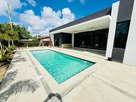 8966 SW 40th Terrace Miami FL 33165