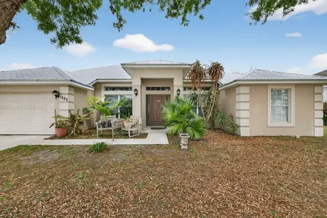 1525 SW Falmouth Avenue Port St Lucie FL 34953