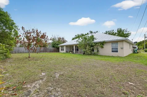 1525 SW Falmouth Avenue Port St Lucie FL 34953