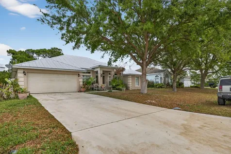 1525 SW Falmouth Avenue Port St Lucie FL 34953