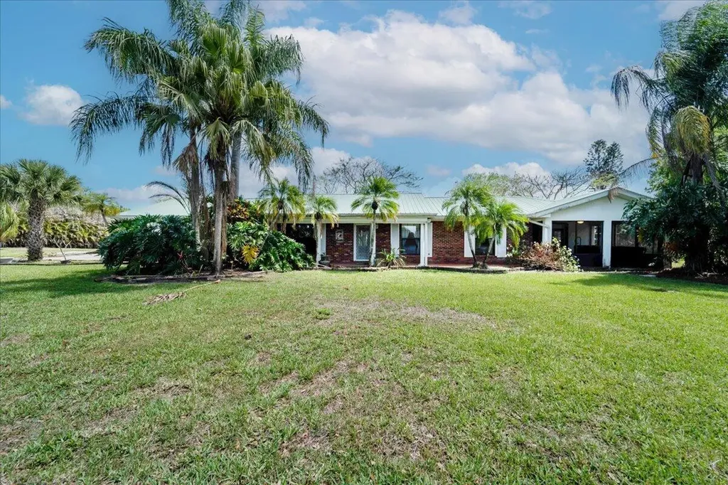 2531 River Road Moore Haven FL 33471