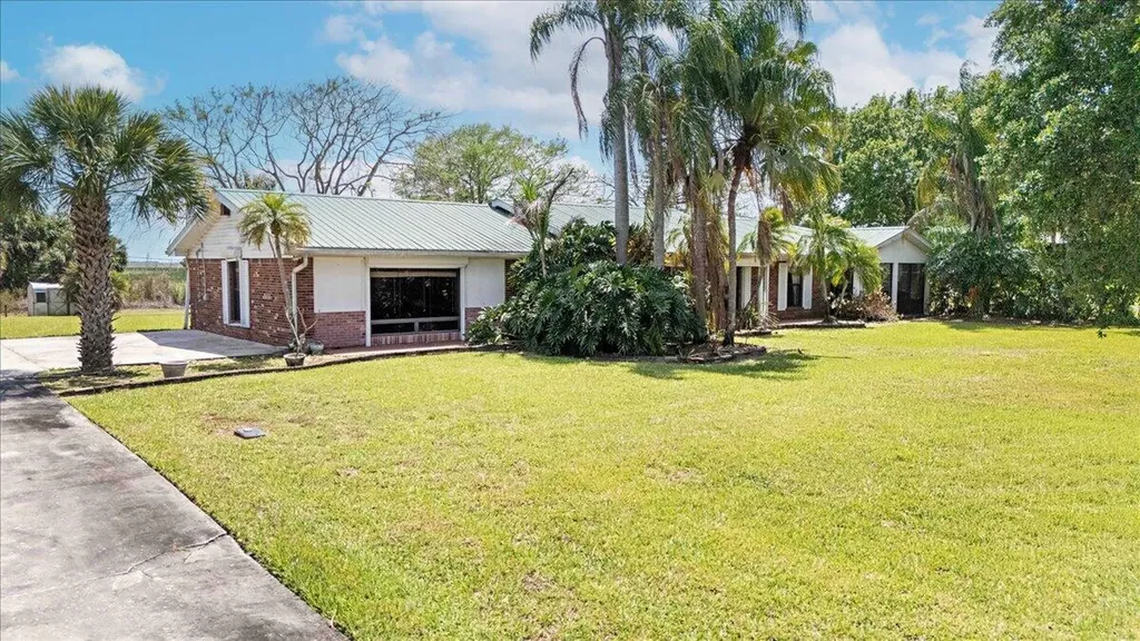 2531 River Road Moore Haven FL 33471