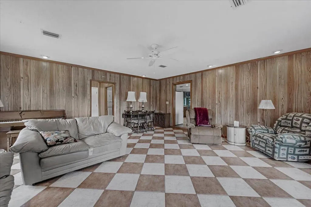 2531 River Road Moore Haven FL 33471