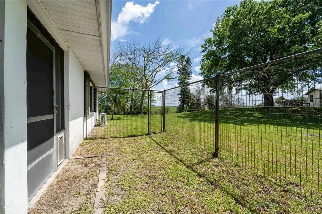 2531 River Road Moore Haven FL 33471