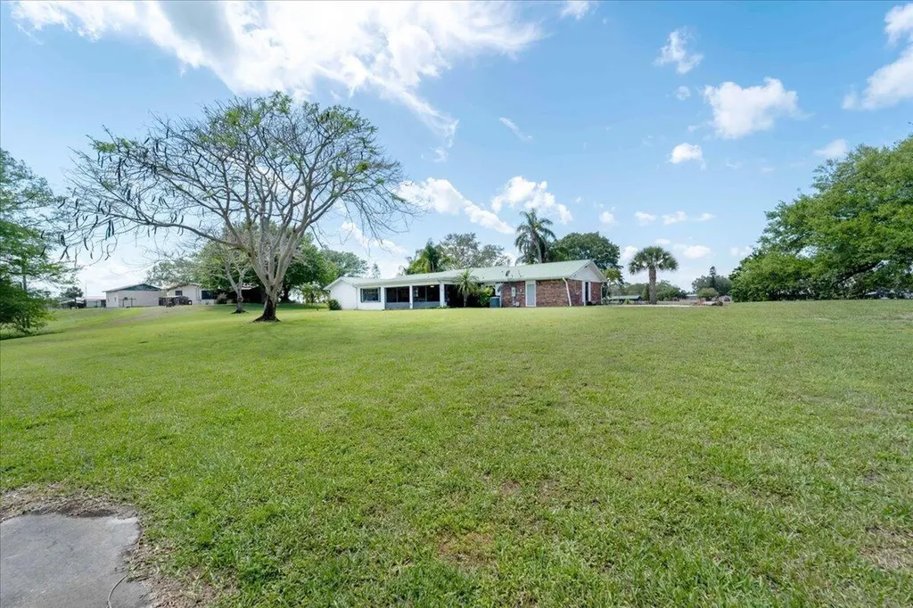 2531 River Road Moore Haven FL 33471