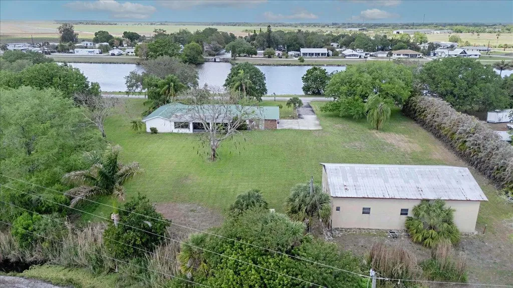 2531 River Road Moore Haven FL 33471