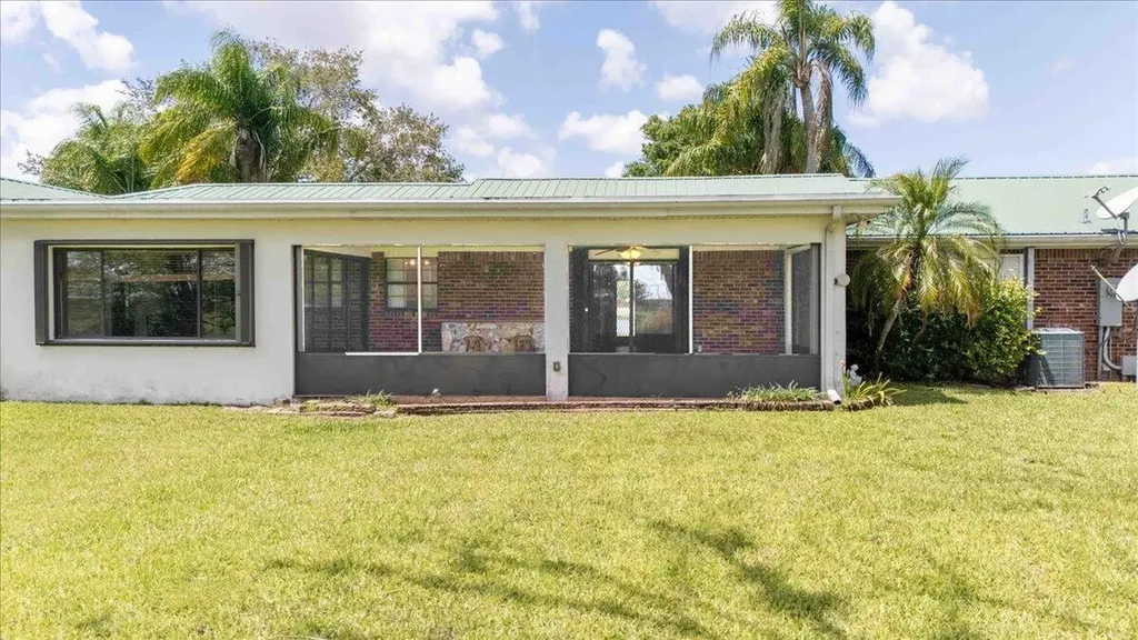 2531 River Road Moore Haven FL 33471
