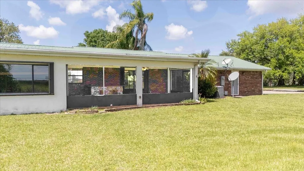 2531 River Road Moore Haven FL 33471