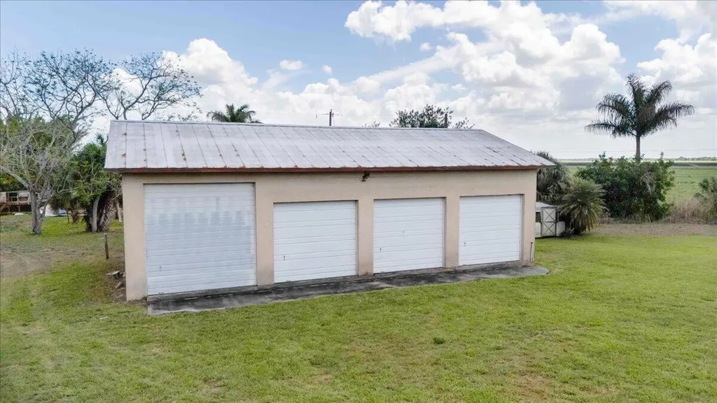 2531 River Road Moore Haven FL 33471