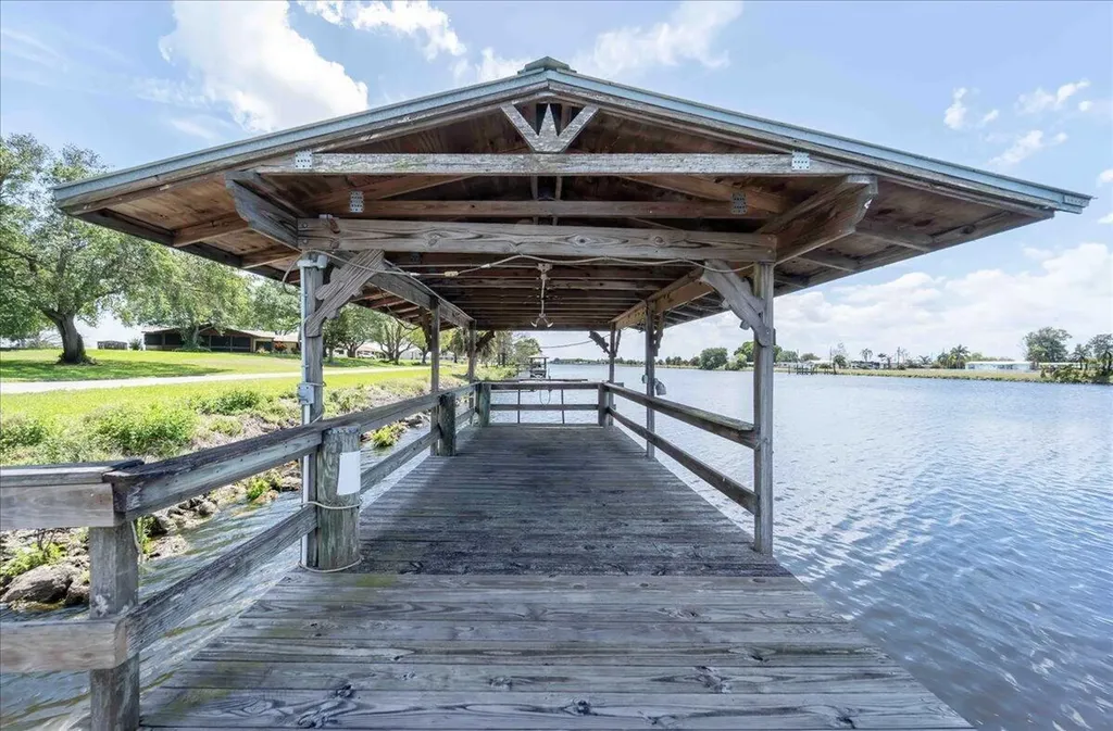 2531 River Road Moore Haven FL 33471