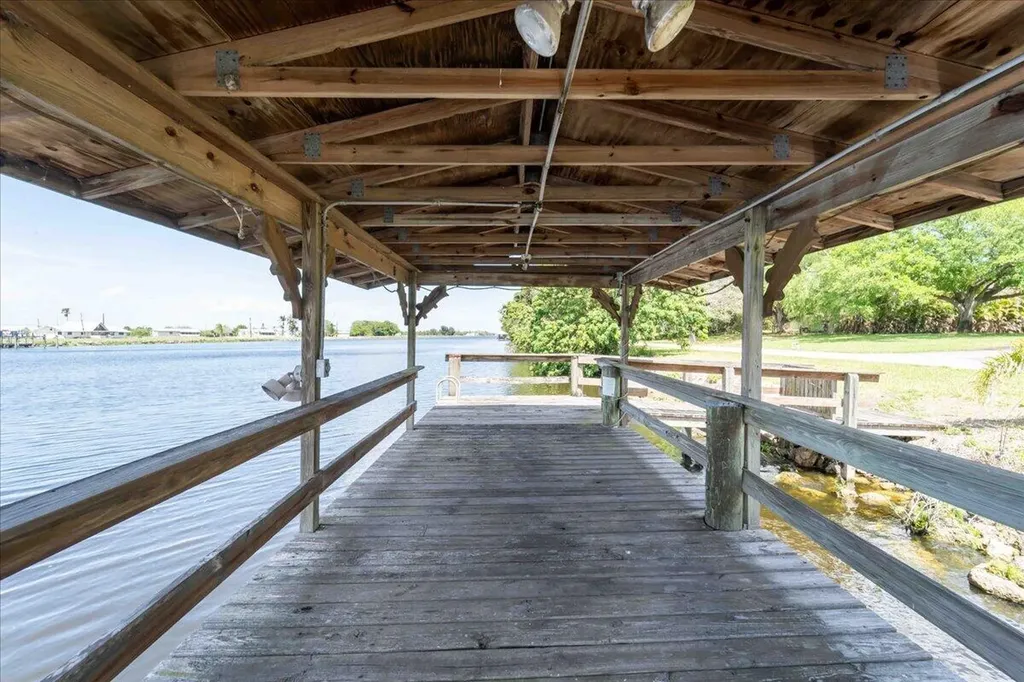 2531 River Road Moore Haven FL 33471